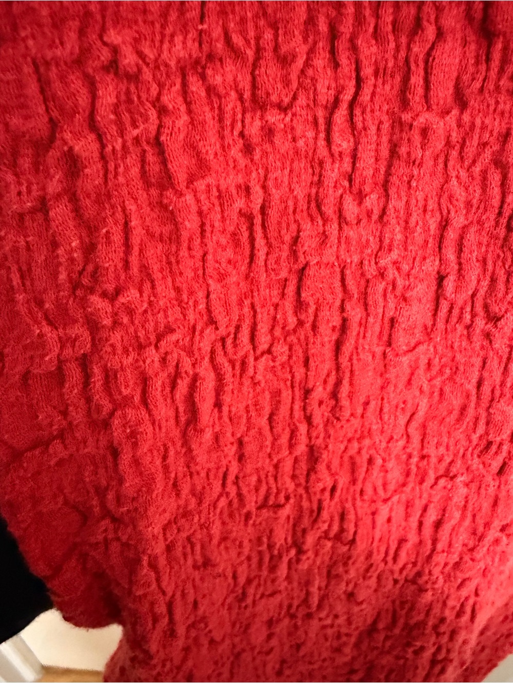 Red Textured Sleeveless Midi Dress - Picture 6 of 11